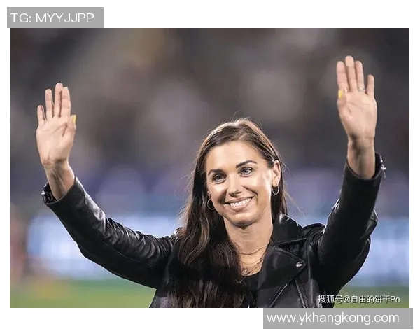 足球场球迷追捧球星背后的故事与明星效应的深度解析